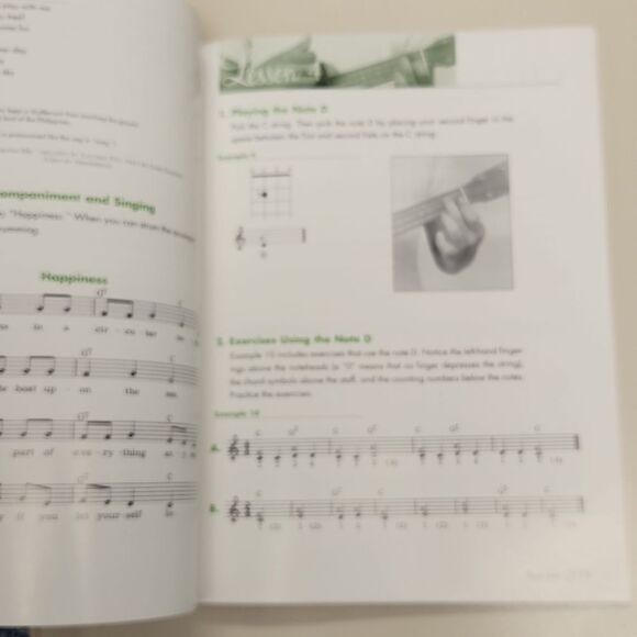 How to Play the Hawaiian Ukulele 10 Easy Lessons Book - Picture 5 of 7